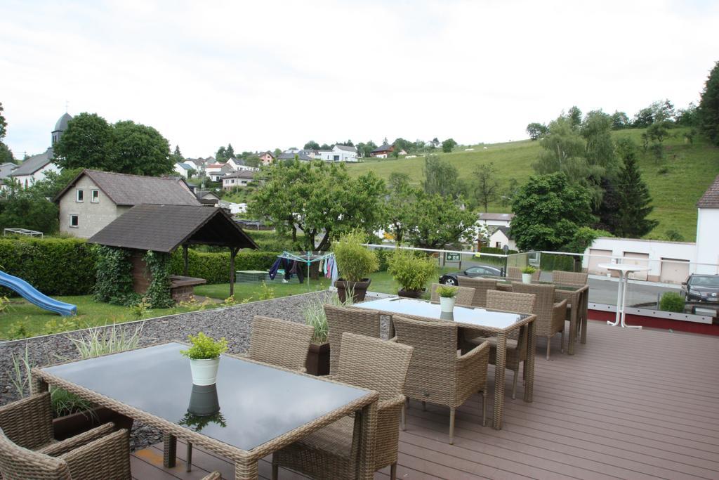 Gasthaus Pension Geimer Plütscheid Eksteriør bilde